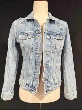 Old Navy Women’s Light Blue Distressed Denim Jacket
